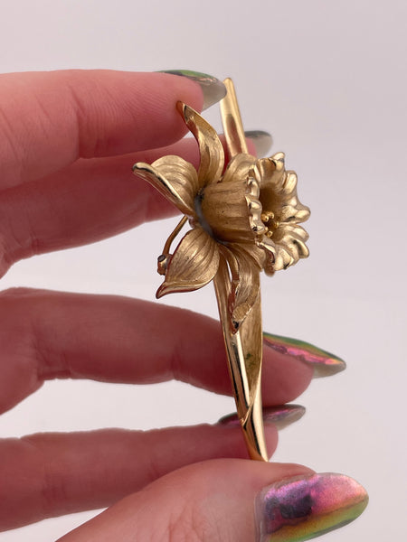 Crown Trifari daffodil flower vintage costume brooch