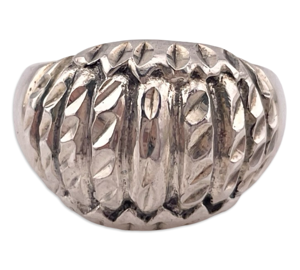 size 7.25 sterling silver stoneless textured diamond cut design ring
