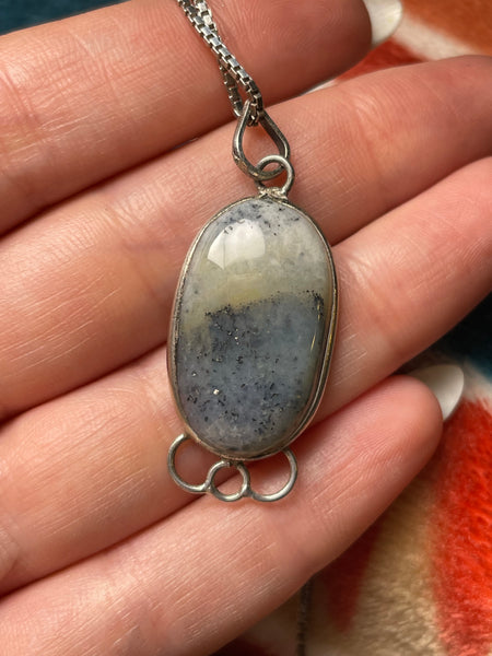sterling silver 18-3/4" agate necklace
