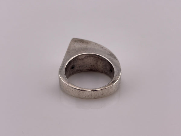 size 8 sterling silver stoneless concave ring