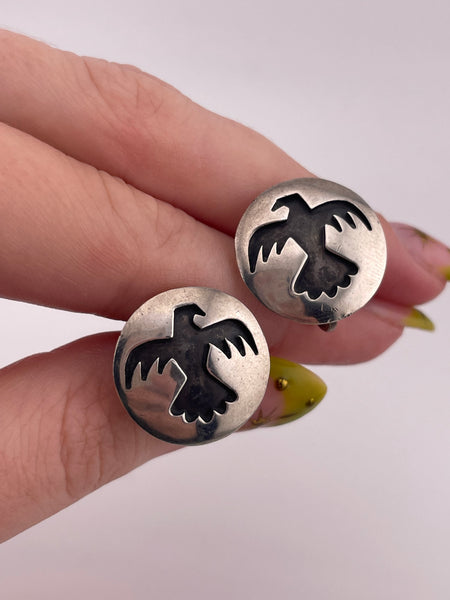 sterling silver thunderbird round stoneless screw-back earrings