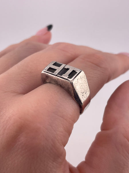size 8.75 sterling silver 'HT' initials ring ***AS IS***