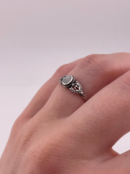 size 6.75 sterling silver mother of pearl ring