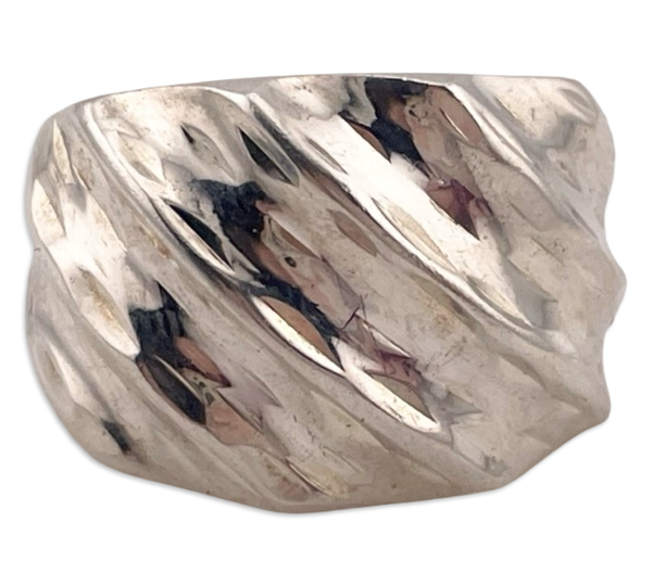 size 7.25 rhodium plated sterling silver hammered textured stoneless ring