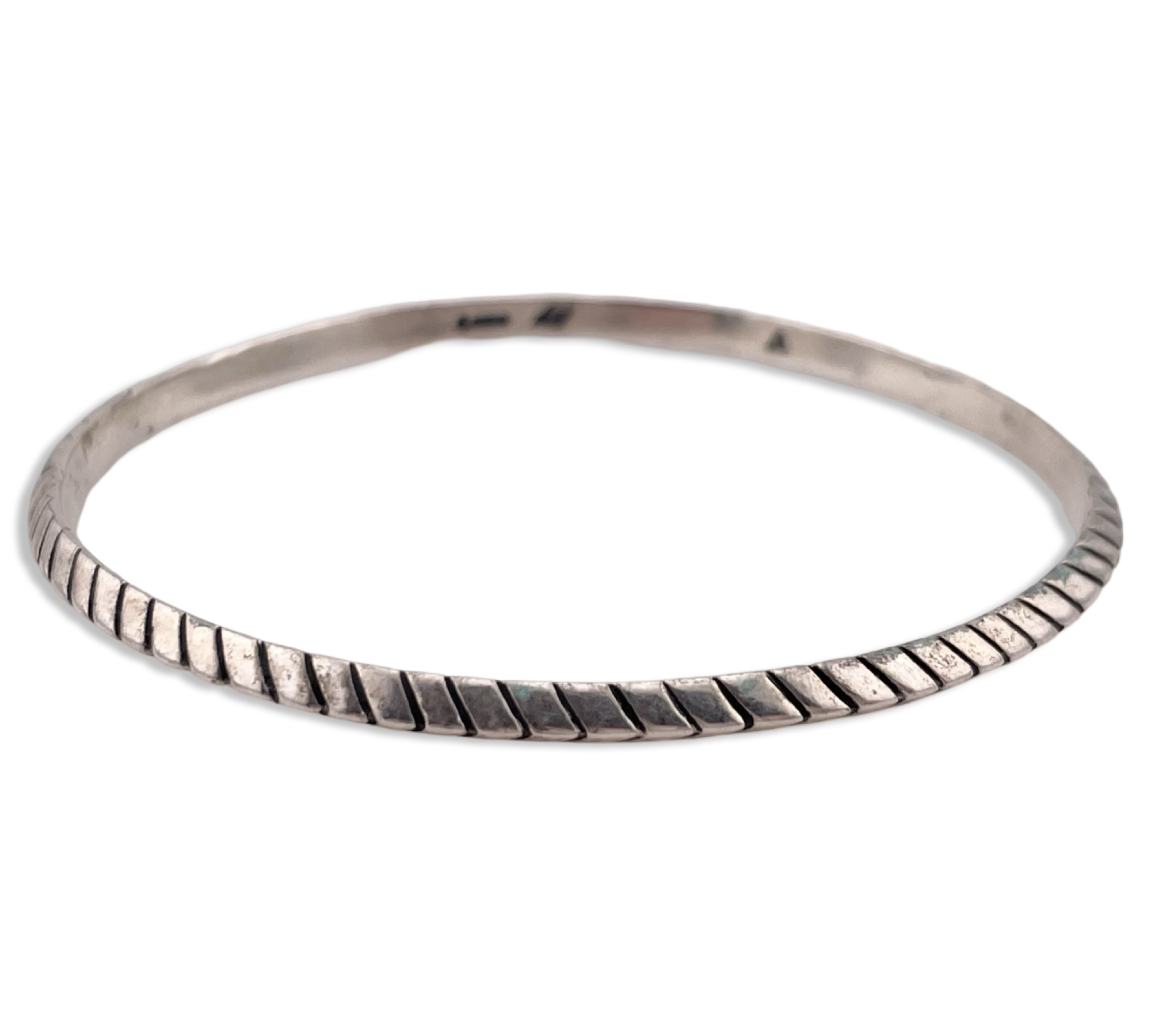 sterling silver 8" Carolyn Pollack carinated bangle bracelet