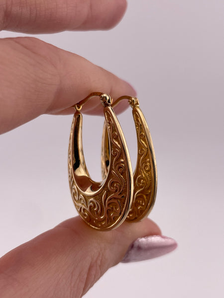 14k yellow gold 1 1/4" long textured scroll design puffy hoop earrings