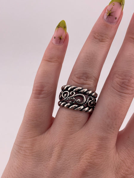 size 7.75 sterling silver Carolyn Pollack swirl ring