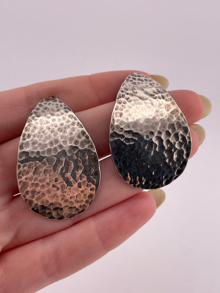 sterling silver stoneless hammered curved post earrings