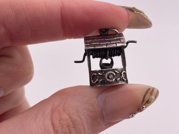 sterling silver wishing well pendant