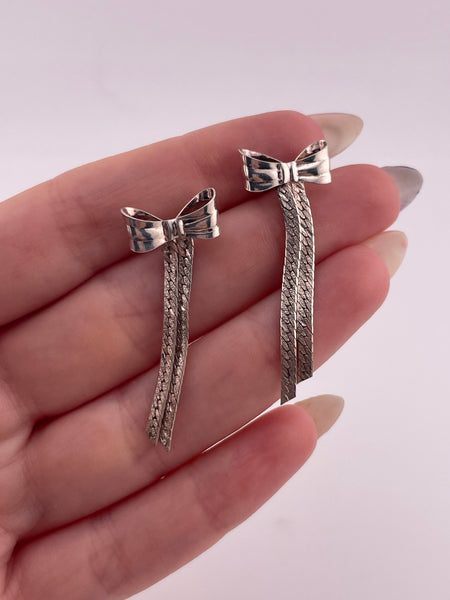 sterling silver bow herringbone chain stoneless post dangle earrings