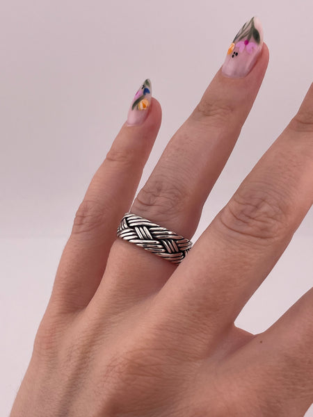 size 7 sterling silver woven band ring