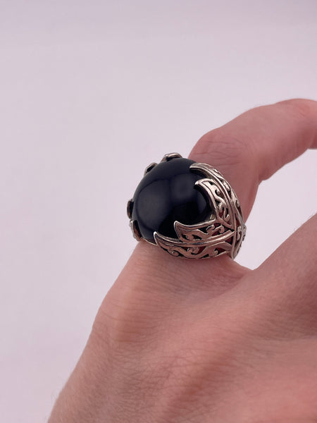 size 5.75 sterling silver black glass cut-out design ring