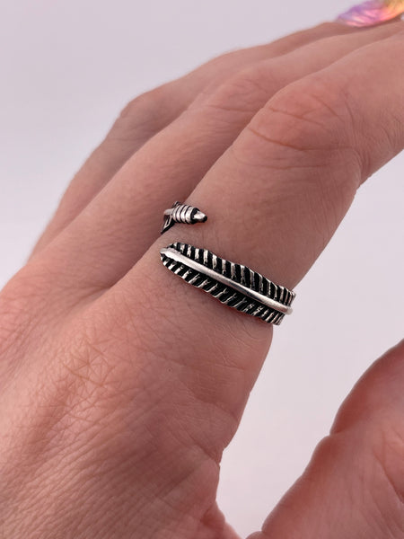 size 9 sterling silver feather bypass ring