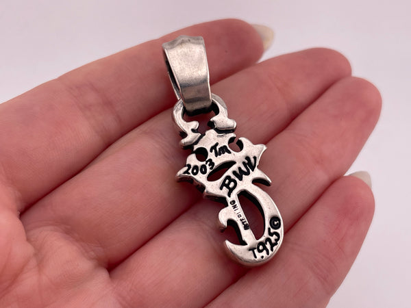 sterling silver Bill Wall olde English 'T' letter initial pendant