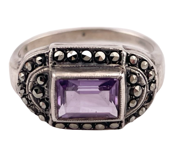 size 7.5 sterling silver faceted amethyst ring ***Missing 1 Marcasite***