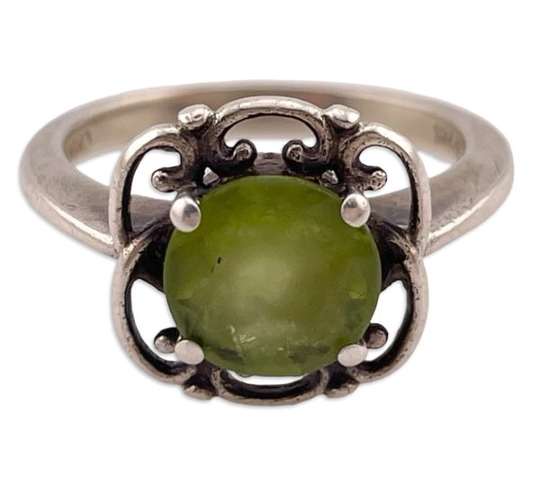 size 6 sterling silver faceted peridot ring ***AS IS***