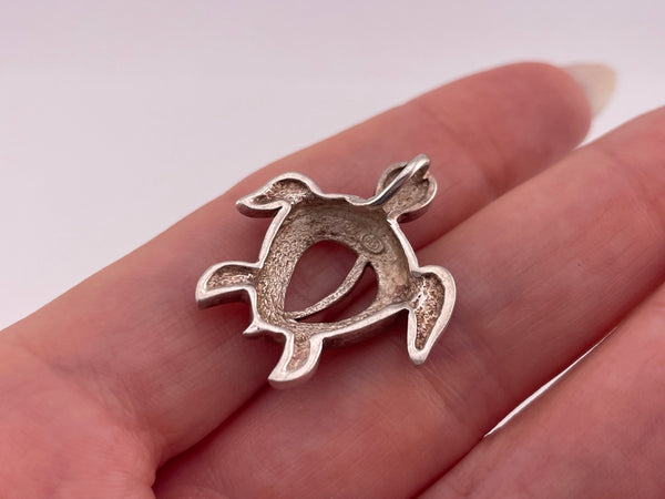 sterling silver mother of pearl sea turtle pendant