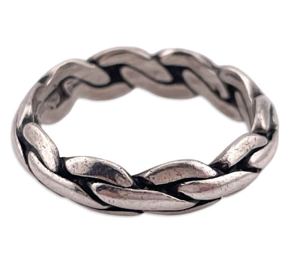 size 7.5 sterling silver chain band ring