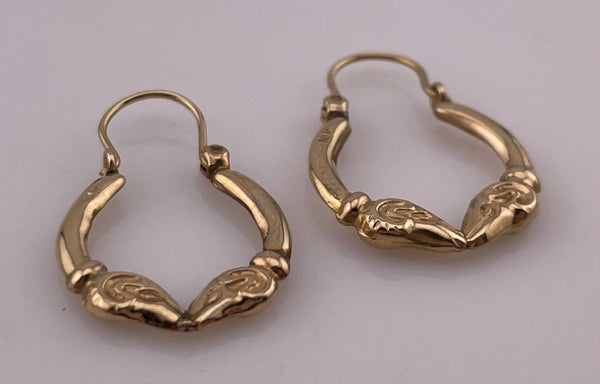 14k yellow gold double-sided ram hoop earrings