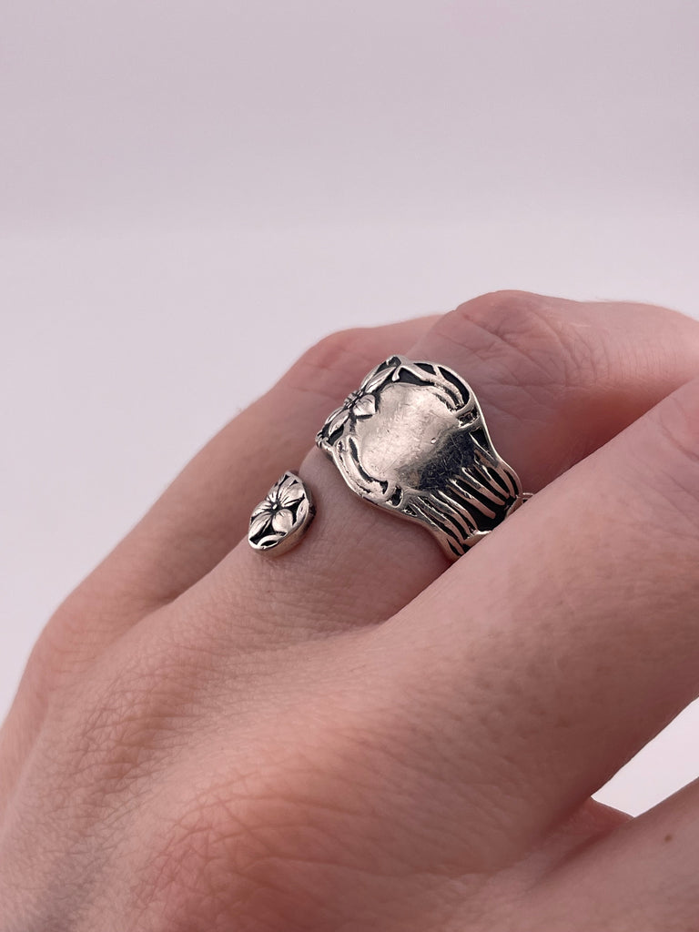 size 6.5 sterling silver flower spoon ring – Nomads' Novelties