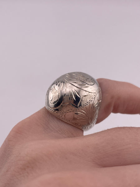 size 4.75 sterling silver stoneless etched dome ring