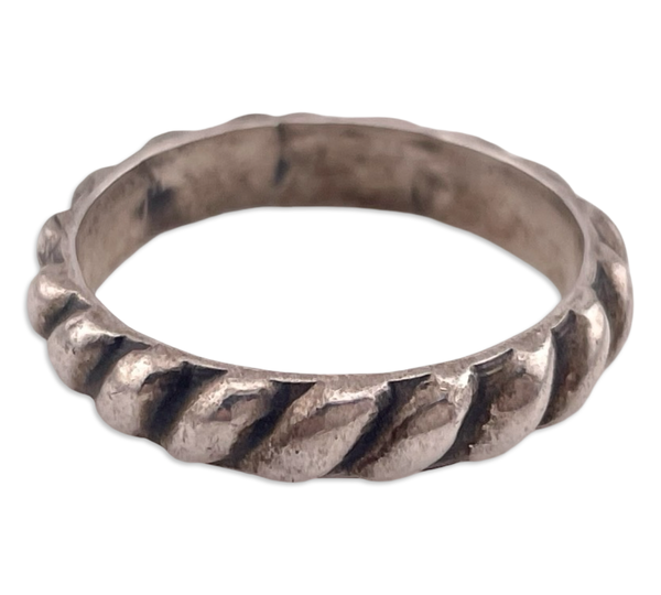 size 11.25 sterling silver Mexican bumpy band ring