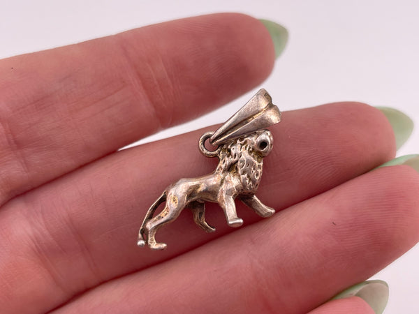 sterling silver lion pendant