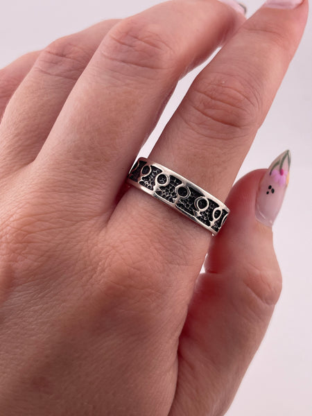 size 11.75 sterling silver Venus symbol band ring