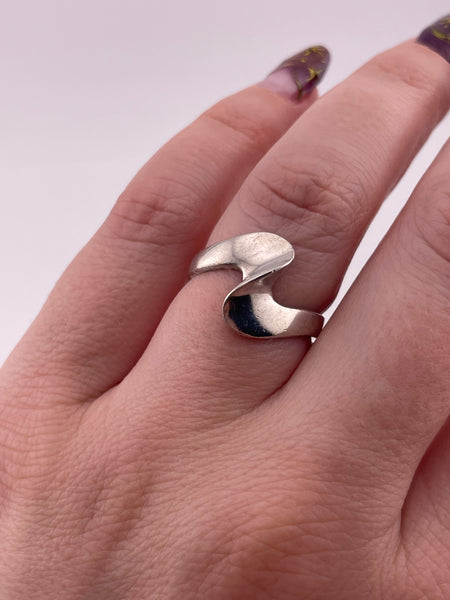 size 7.25 sterling silver stoneless squiggle ring