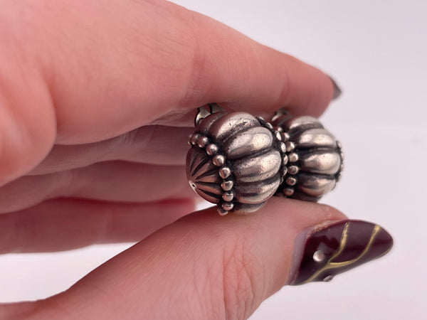 sterling silver stoneless ribbed clip-on earrings