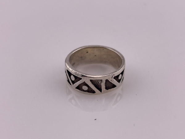 size 5.5 sterling silver stoneless triangle dot band ring