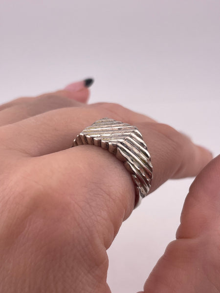 size 8.5 sterling silver stoneless textured etched ring