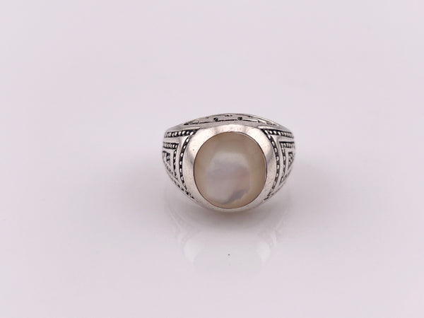 size 6 sterling silver mother of pearl dot design ring