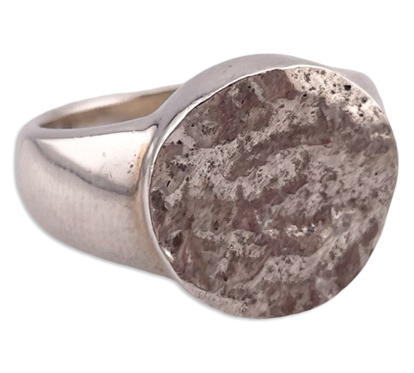 size 7 sterling silver stoneless hammered circle ring