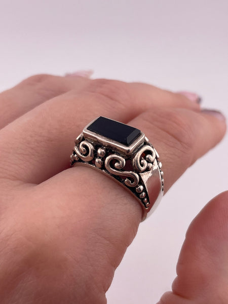 size 8 sterling silver faceted onyx swirl design ring