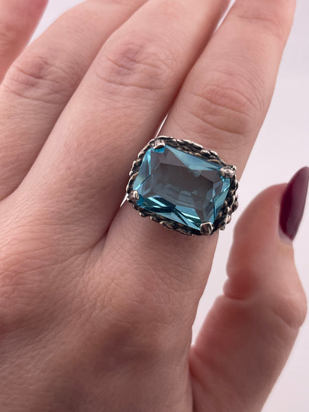 size 7.25 sterling silver faceted blue glass brutalist setting ring