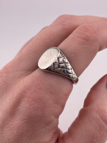 size 9 sterling silver Avon signet ring