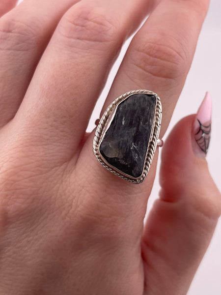 size 8 sterling silver raw kyanite ring