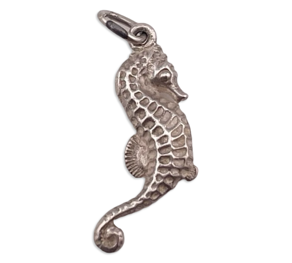sterling silver seahorse pendant