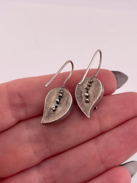 sterling silver resin garnet leaf shape hook earrings