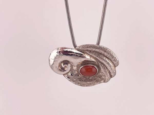 sterling silver 18-3/4" carnelian shell style necklace