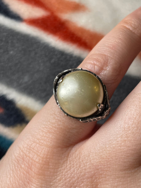 size 4.25 sterling silver faux pearl leaf flower ring ***AS IS***