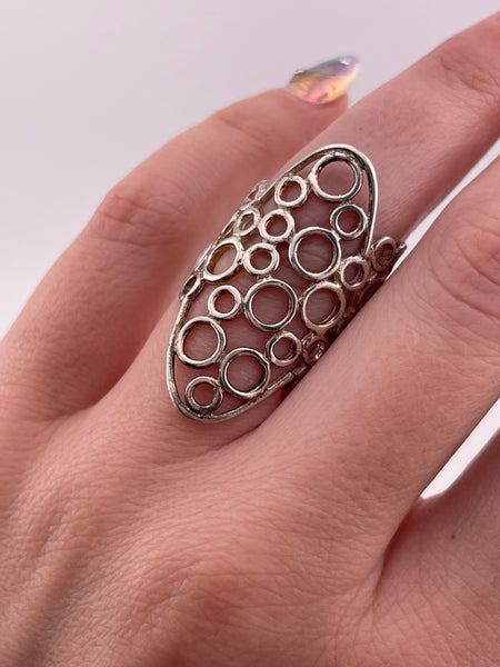 size 5.75 sterling silver stoneless circle pattern ring