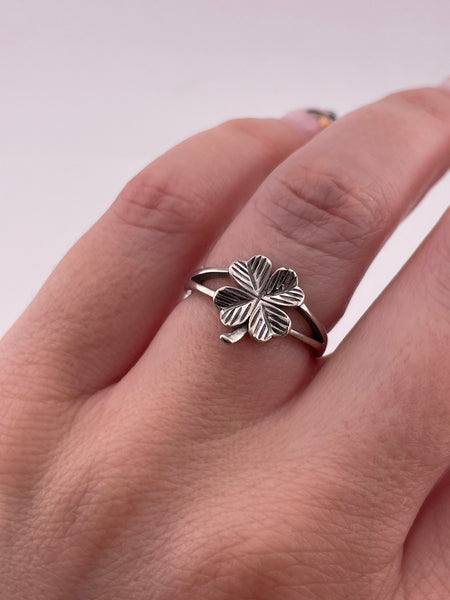 size 6 sterling silver four leaf clover ring