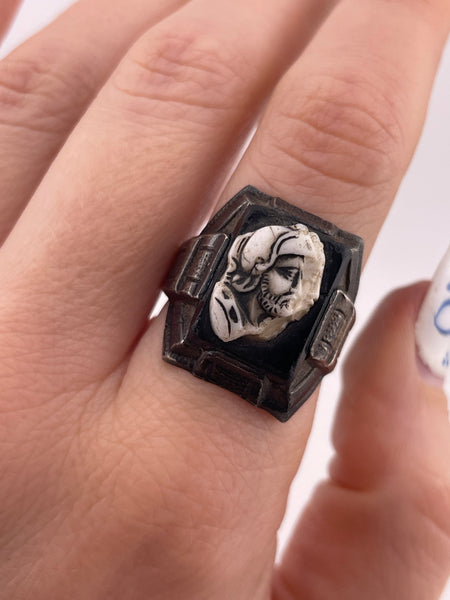 size 9 sterling silver carved double knight cameo ring