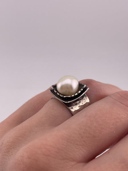 size 6.75 sterling silver Silpada crimped edge pearl hammered band ring