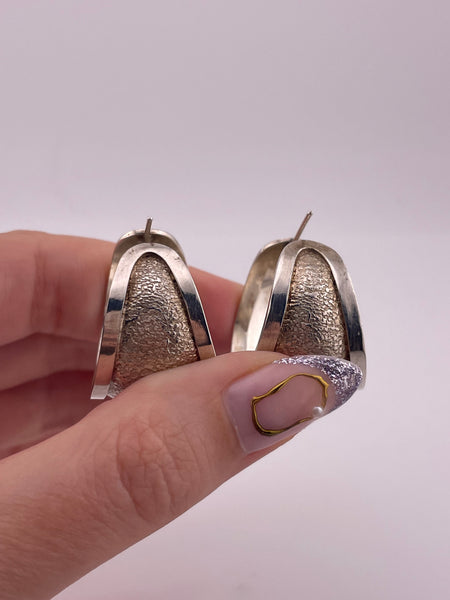sterling silver 1-1/8" textured partial hoop post earrings