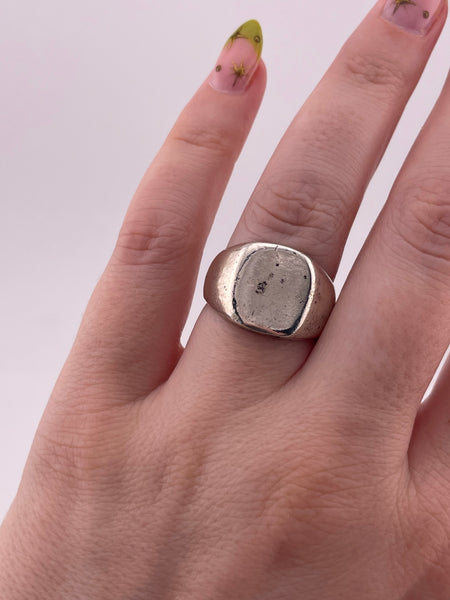 size 7.75 sterling silver very worn signet ring