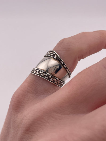 size 5.5 sterling silver stoneless wide band checkered ring