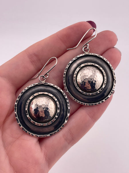sterling silver stoneless round domed hammered disc dangle earrings